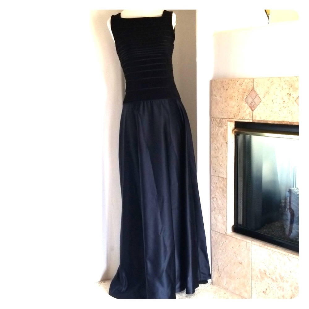 Tadashi Evening Event Formal Gown